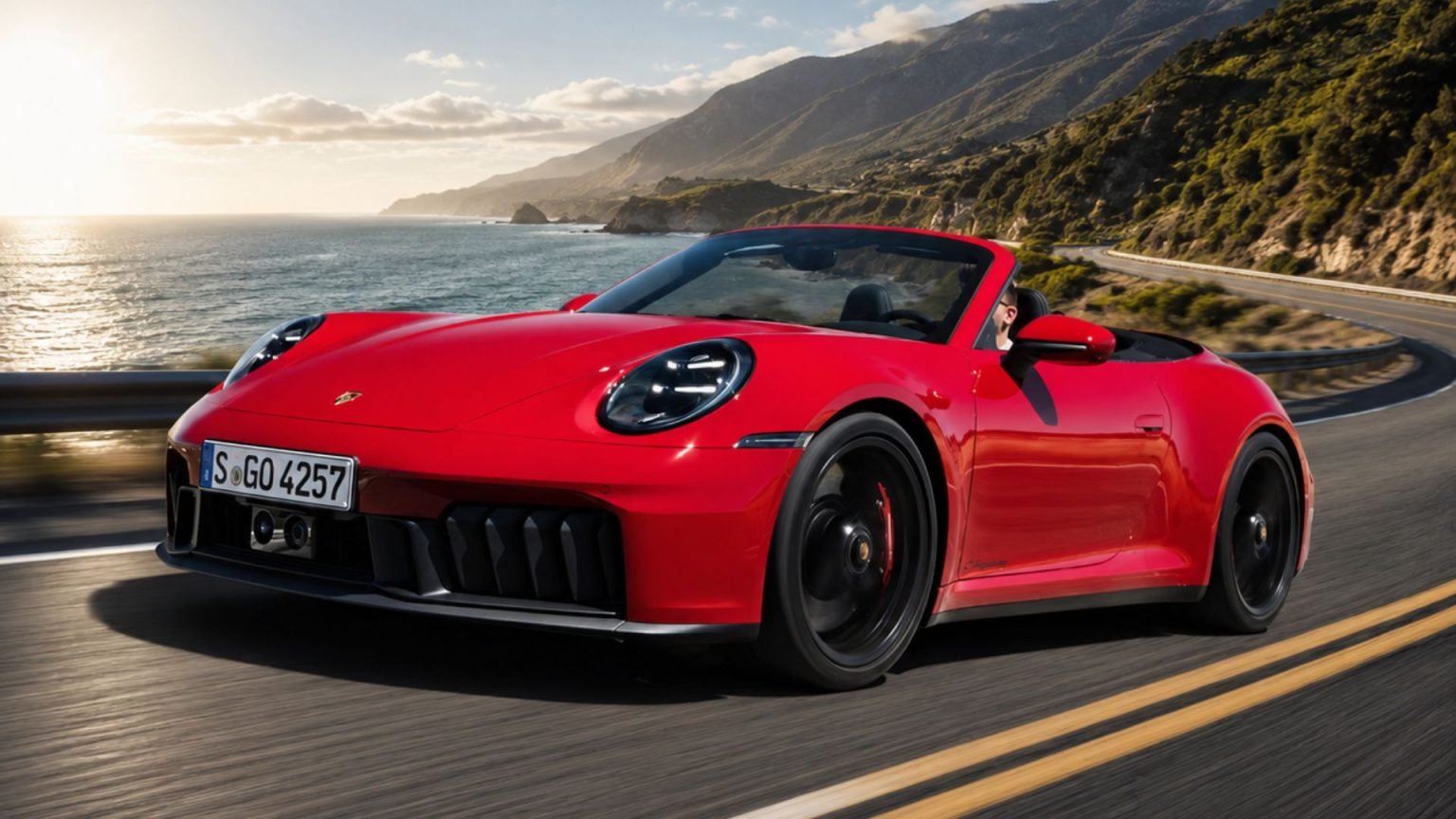 Porsche 911 Carrera 4 GTS Cabriolet 2025: O híbrido que eleva o desempenho sem perder a essência